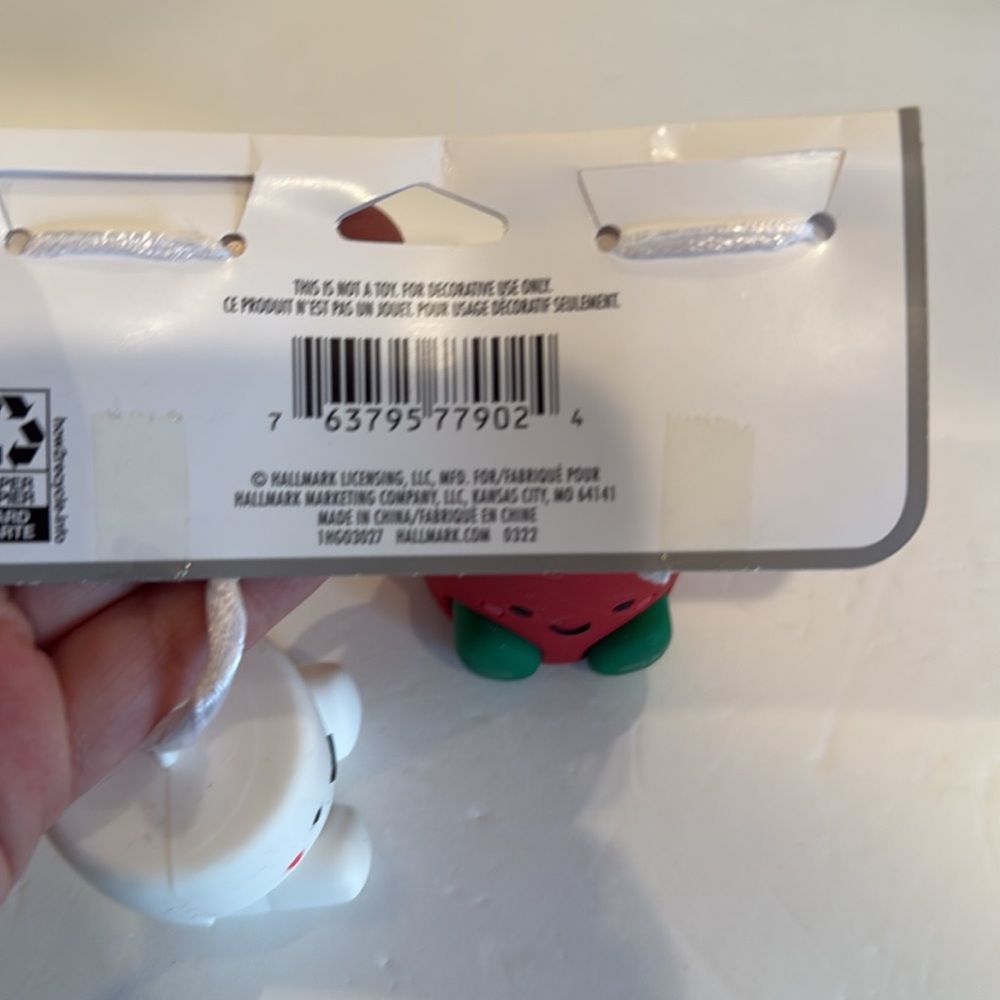 Hallmark Better Together magnetic Red Mug & White Marshmallow ornament pair NWT - Picture 5 of 5